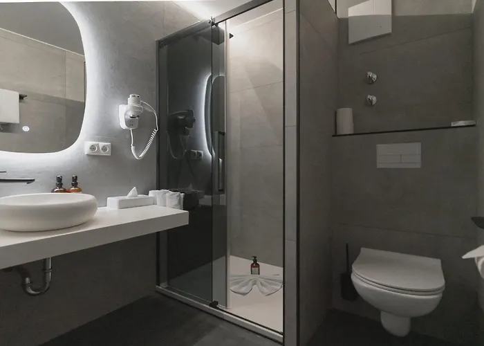 Andante (adults Only) 4*